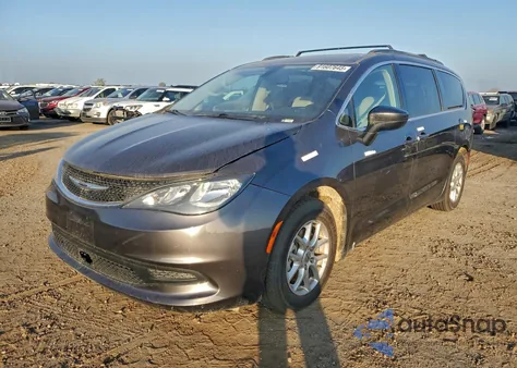 2021 Chrysler Voyager Lxi z USA, uszkodzony, nr VIN 2C4RC1DG3MR551370